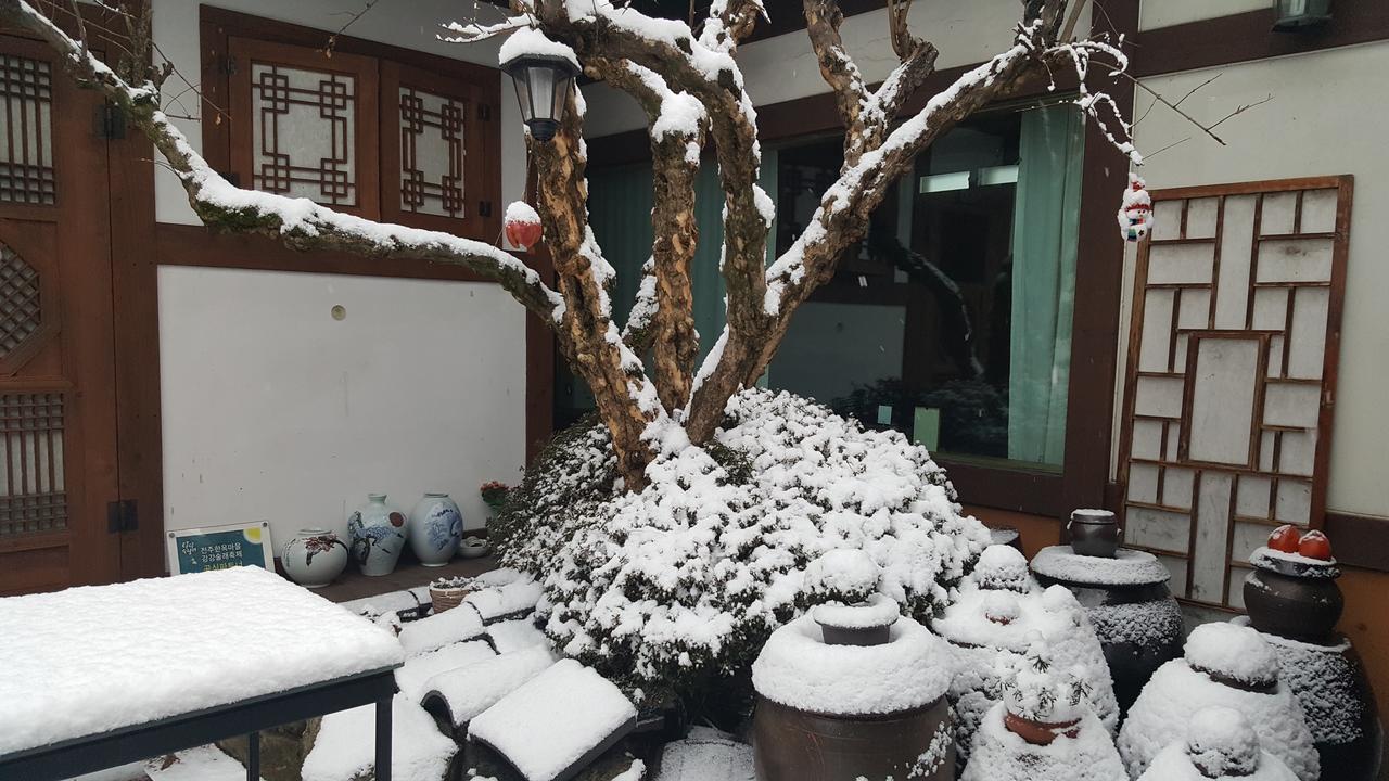 Inyeon Hanok Guesthouse Jeonju Exterior photo